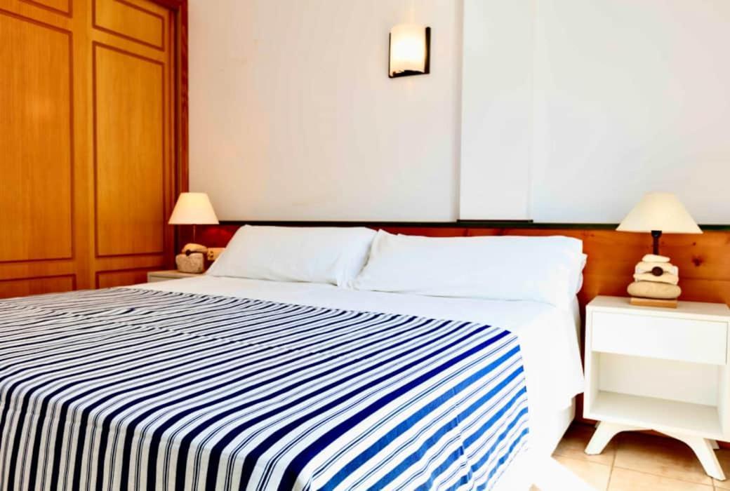 Apartamento Sa Varadero 2D Vista Mare Laterale Appartement Es Pujols Buitenkant foto